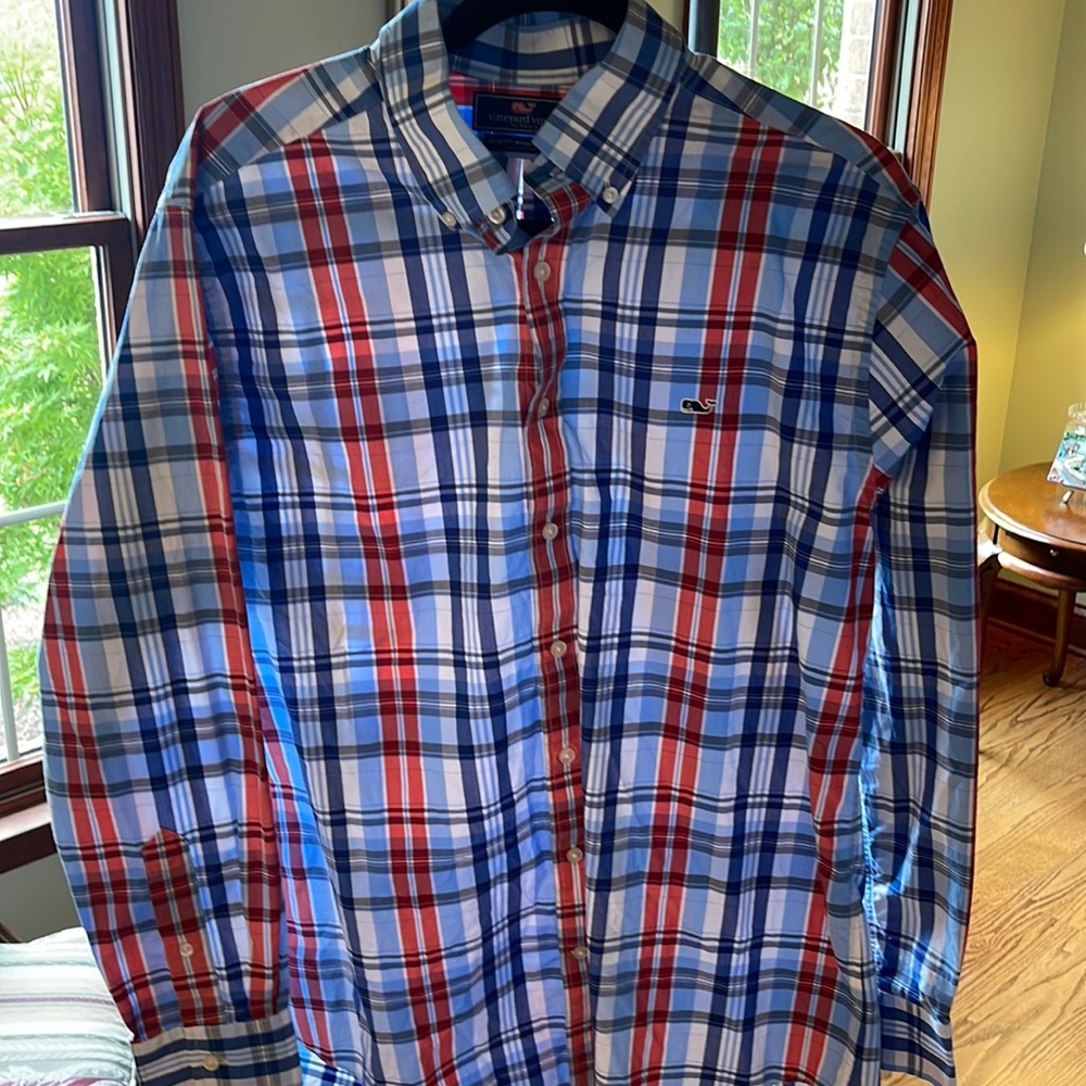 Vineyard Vines button up. Size L. Red white and blue.
